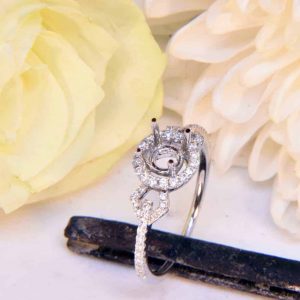 White Gold Diamond Engagement Ring Semi-Mount with Diamond Halo