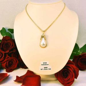 Yellow Gold Mother of Pearl Necklace