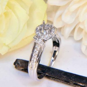 White Gold Diamond Engagement Ring Semi-Mount with Diamond Halo