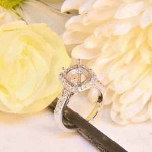 White Gold Diamond Engagement Ring Semi-Mount with Cushion-Shaped Diamond Halo