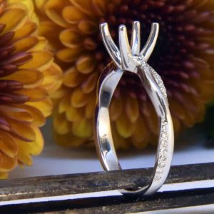 White Gold Diamond Engagement Ring Semi-Mount with Diamond Melee