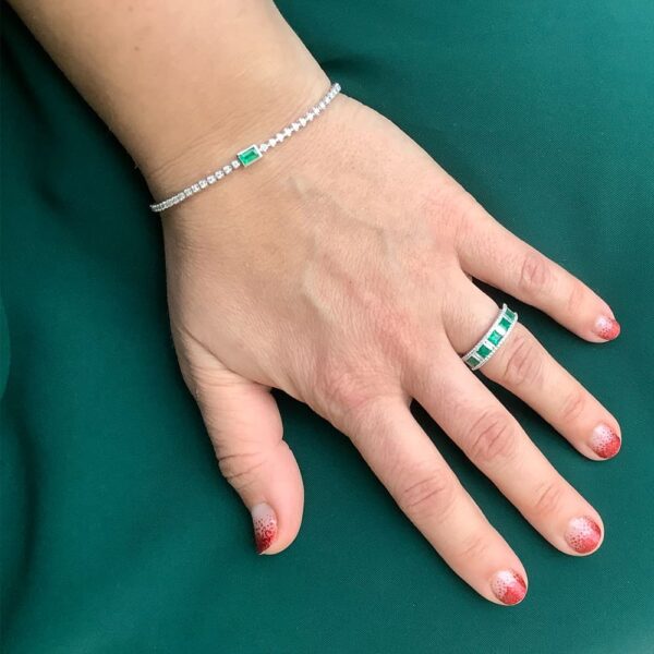 18K WG Princess Emer+ Bag &Rnd Diam Band 18K WG Princess Emer+ Bag &Rnd Diam Band