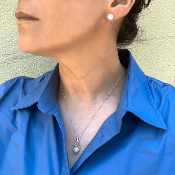 14K Yellow Gold Freshwater Pearl and  Diamond Pendant