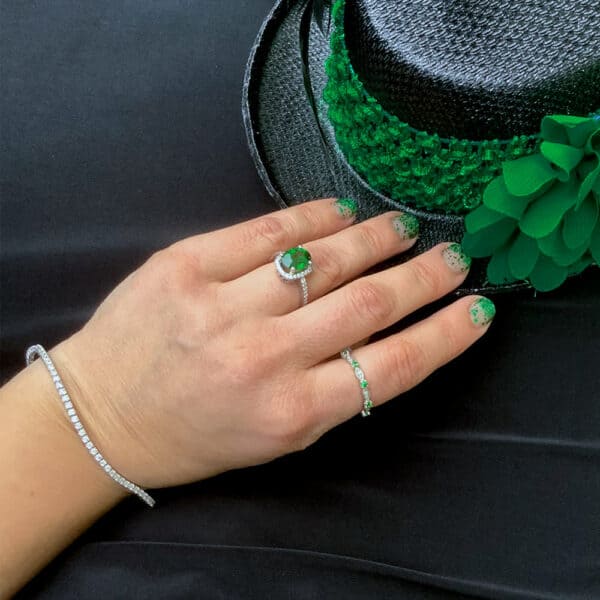 14K WG +Oval Tsavorite + Diam Halo+Diam Band 14K WG +Oval Tsavorite + Diam Halo+Diam Band