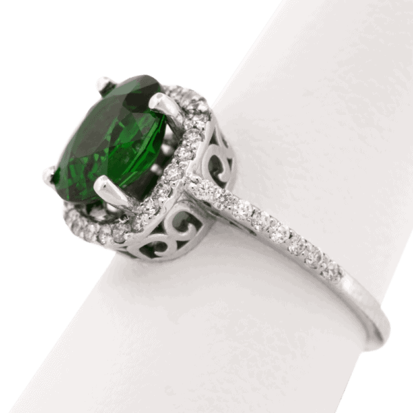 14K WG +Oval Tsavorite + Diam Halo+Diam Band 14K WG +Oval Tsavorite + Diam Halo+Diam Band